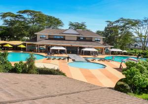 Bazén v ubytování Lake Naivasha Resort nebo v jeho okolí