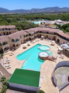 Πισίνα στο ή κοντά στο Baia delle Mimose