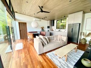 Posezení v ubytování COVE VILLAS Mandalika