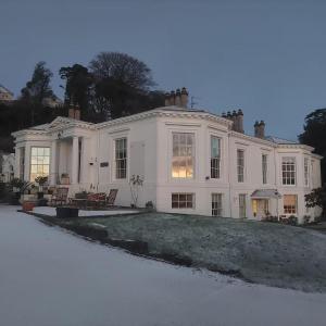 Το 2 Bed Flat - Sleeps 4 - Pets - Parking - Wifi τον χειμώνα