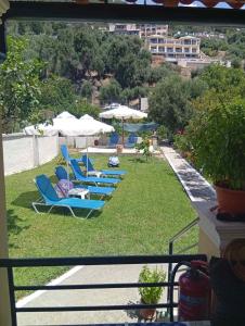 Κήπος έξω από το Beach Front Studio Maria +10 φωτογραφίες