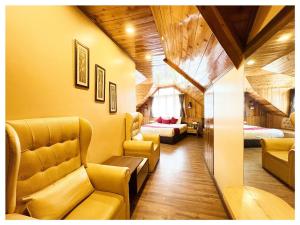 Zambala Retreat & Spa Darjeeling的休息区