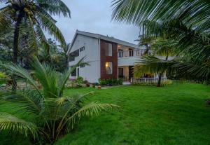 Κήπος έξω από το SaffronStays Bayora by the Beach