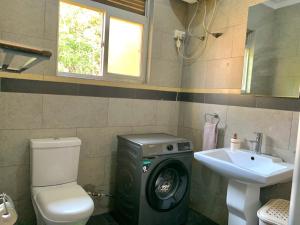 Kupatilo u objektu WanderHome 3BDR House +26 fotografija