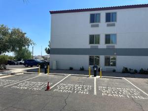 Фотография из галереи Red Roof Inn Phoenix North - I-17 at Bell Rd в Финиксе