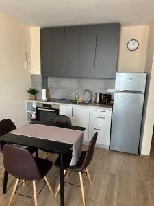 Η κουζίνα ή μικρή κουζίνα στο Cozy sea view studios +17 φωτογραφίες