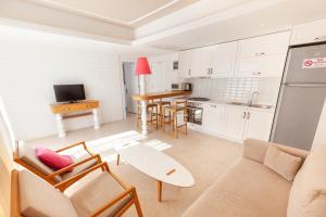 Η κουζίνα ή μικρή κουζίνα στο Kalkan Suite 101
