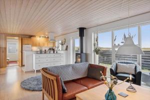 Kuchyň nebo kuchyňský kout v ubytování 699-Thisted-Sotungevej-33 + 15 fotografií