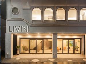 Muka bangunan atau pintu masuk LIVIN Hotel