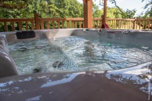 Fotografie z fotogalerie ubytování Les Cabanes des Blots v destinaci La Bussière + 7 fotografií