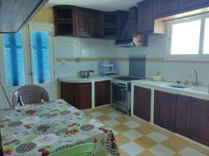 Η κουζίνα ή μικρή κουζίνα στο Vacance kelibia