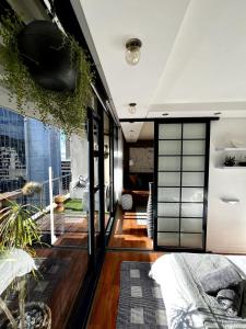 Postel nebo postele na pokoji v ubytování Chic 1 Bedroom City Centre Apartment