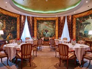 Un lugar para sentarse en Grand Hotel Wien