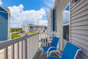 Balkoni atau teres di Easy Assateague Access Bayside Family Retreat!