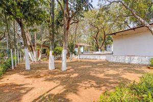 Aed väljaspool majutusasutust Hotel O Shree Prabhat