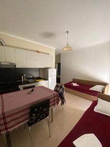 Afbeelding uit fotogalerij van Duki's Apartments in Orikum