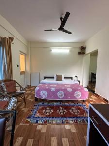 JAP Guest House & Apartments的休息区