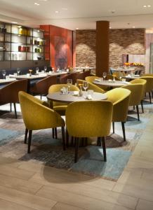 Restauracja lub miejsce do jedzenia w obiekcie Bilderberg Europa Hotel Scheveningen
