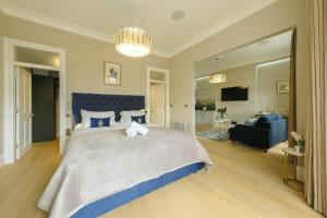 Ένα ή περισσότερα κρεβάτια σε δωμάτιο στο Luxury Redland 1-Bed - Free Parking