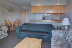 Η κουζίνα ή μικρή κουζίνα στο Waters Edge 212 - Oregon Beach Vacations