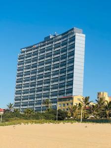 ダーバンにある138 Stella Maris, 73 Beach Road, Amanzimtoti Durban South Africaの海辺の高層ビル +48枚の写真
