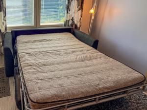 ルカにあるKotokuusi 4 - Ulkoilijoiden suosikkikohde, sisältää siivouksen ja Wifinの部屋の隅のベッド