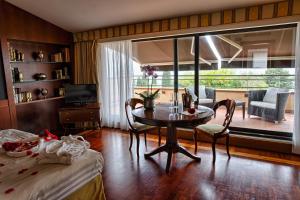 A seating area at BV Grand Hotel Assisi