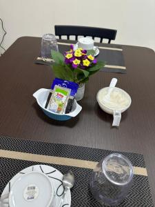 Makanan di atau berdekatan asrama