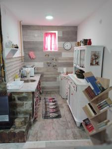 Køkken eller tekøkken på House&mini-Camp SKELICA