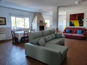 Χώρος καθιστικού στο Casa de campo tranquila en vilar cerca de santiago
