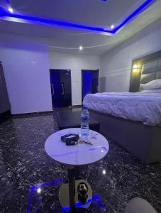 Voodi või voodid majutusasutuse Basil Hotel and Suites toas