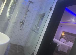 Vannituba majutusasutuses Basil Hotel and Suites