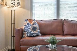 Istumisnurk majutusasutuses Great for travel workers affordable for long stay