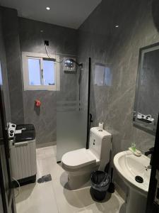 Ένα μπάνιο στο الدار الطيبة