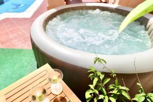 Φωτογραφία από το άλμπουμ του Villa Larimar 4B Sea Views Jacuzzi Sauna & Saline Pool σε Benalmádena +72 φωτογραφίες
