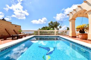 Πισίνα στο ή κοντά στο Villa Larimar 4B Sea Views Jacuzzi Sauna & Saline Pool
