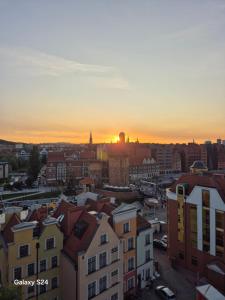 Pohľad na východ alebo západ slnka z apartmánu alebo blízkeho okolia