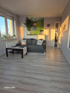 Posedenie v ubytovaní Apartament Długie Ogrody 2 pokojowy