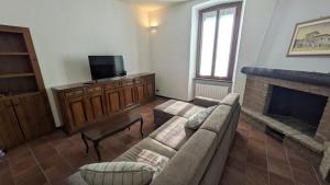Μια τηλεόραση ή/και κέντρο ψυχαγωγίας στο Crespi Apartments Six