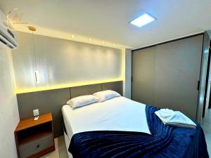 Una cama o camas en una habitación de LM Atlantis Cabo Branco 40 fotos más