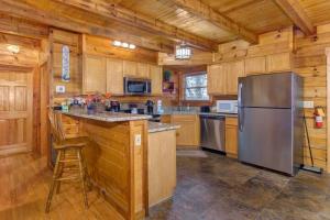 Kuchyň nebo kuchyňský kout v ubytování Smoky Mountain Memories