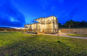 Сад в Eden Villas