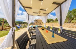 Балкон или терраса в Eden Villas