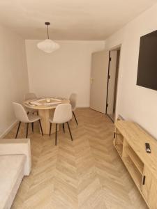 Μια τηλεόραση ή/και κέντρο ψυχαγωγίας στο Apartament u Zuzi