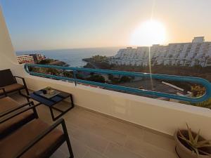 a balcony with a view of the ocean at Dream Ocean Sunset in Playa Paraiso