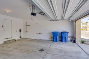 5 Mi to Vegas Strip Family Townhome Near Parks!, Las Vegas (updated ...