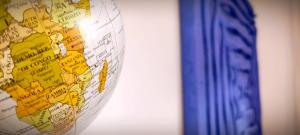 a close up of a globe with yellow writing on it at Casa Playa Moncofa in Moncófar +21 photos