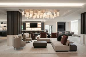 Khu vực ghế ngồi tại AC Hotel Asheville Biltmore Village