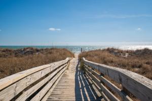 Billede fra billedgalleriet på Ocean View Sandstep 619 2 Second Row Carolina Beach i Carolina Beach