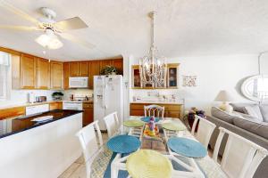 Gallery image of Smugglers Cove 508 in Atlantic Beach